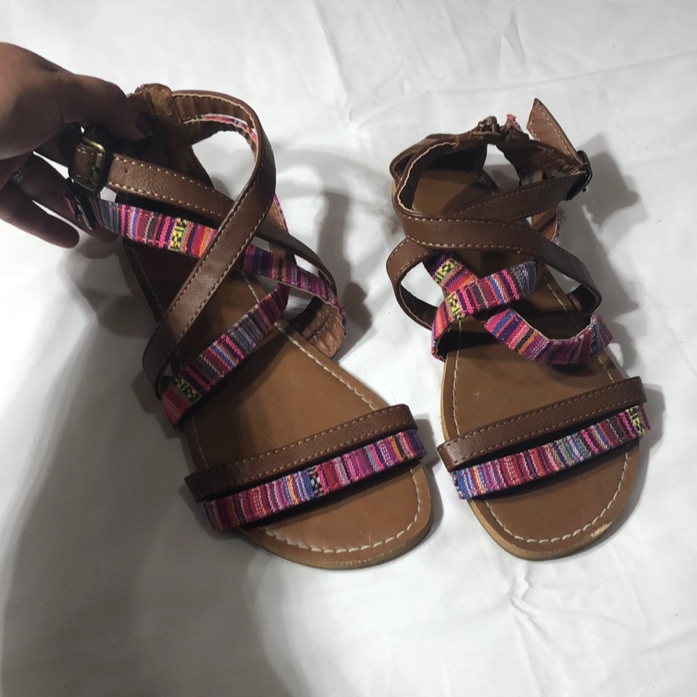 Used aeropostal sandals